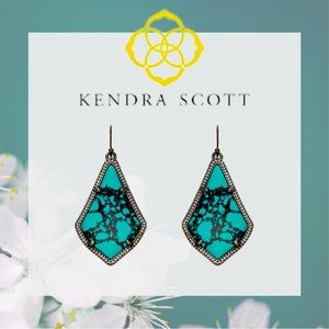 KENDRA SCOTT Alex Earrings In Variegated Teal Magnesite